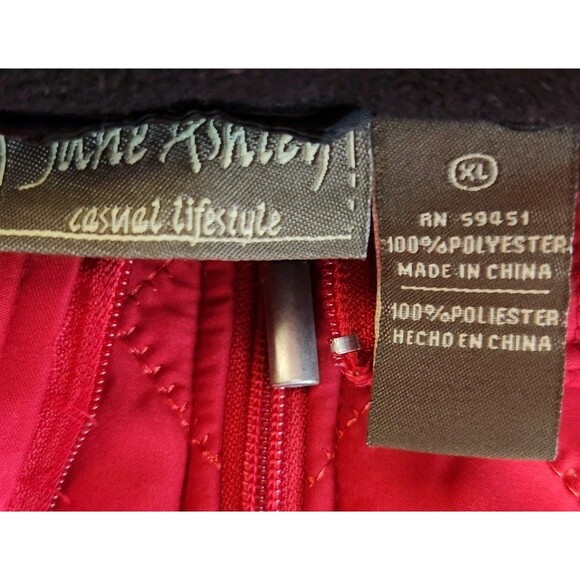 Jane Ashley Women's Size XL Festive Red Quitted Vest w/ Pockets - Picture 6 of 10